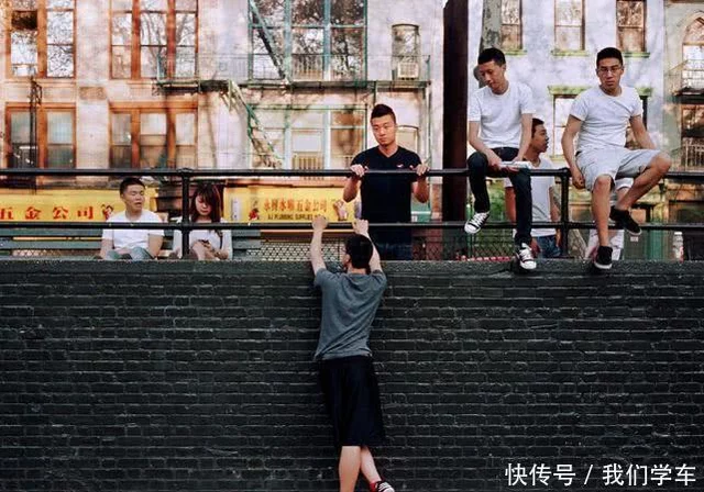 大批美籍华人连夜回国,原因让人失望至极