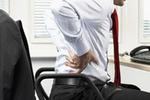 合理使用腰垫 避免腰椎受损