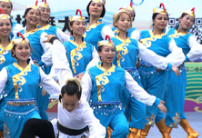 北臧村镇蓝月舞蹈队《美丽的草原我的家》