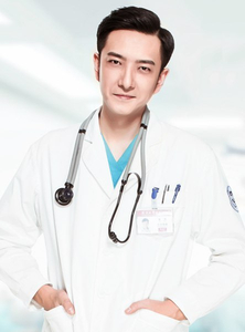 （启杰 饰 海洋）年轻医生 何建一的“祸精”徒弟