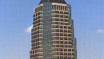 上海世界广场座落于浦东陆家嘴金融商业贸易区,浦东南路与世纪大道