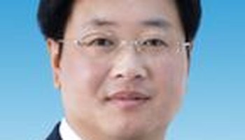 薄学斌