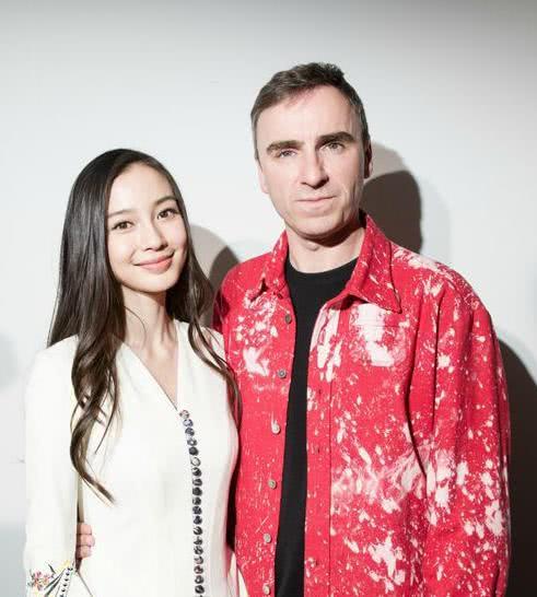 倪妮大牌代言广告美的不可方物？杨幂兰蔻定妆照被说油腻！
