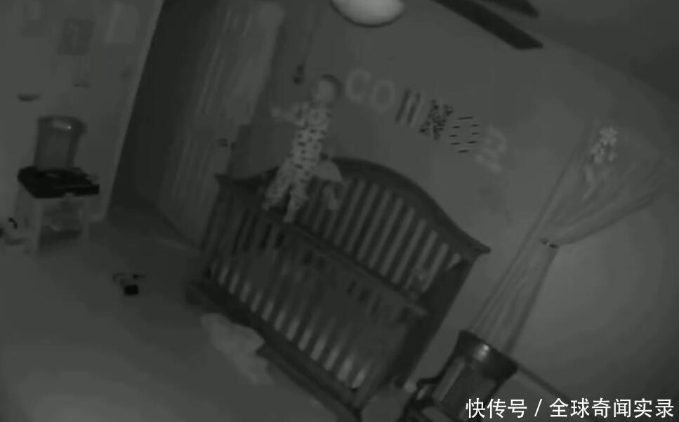 3岁宝宝半夜哭闹不止 夫妻偷偷装摄像头拍到诡