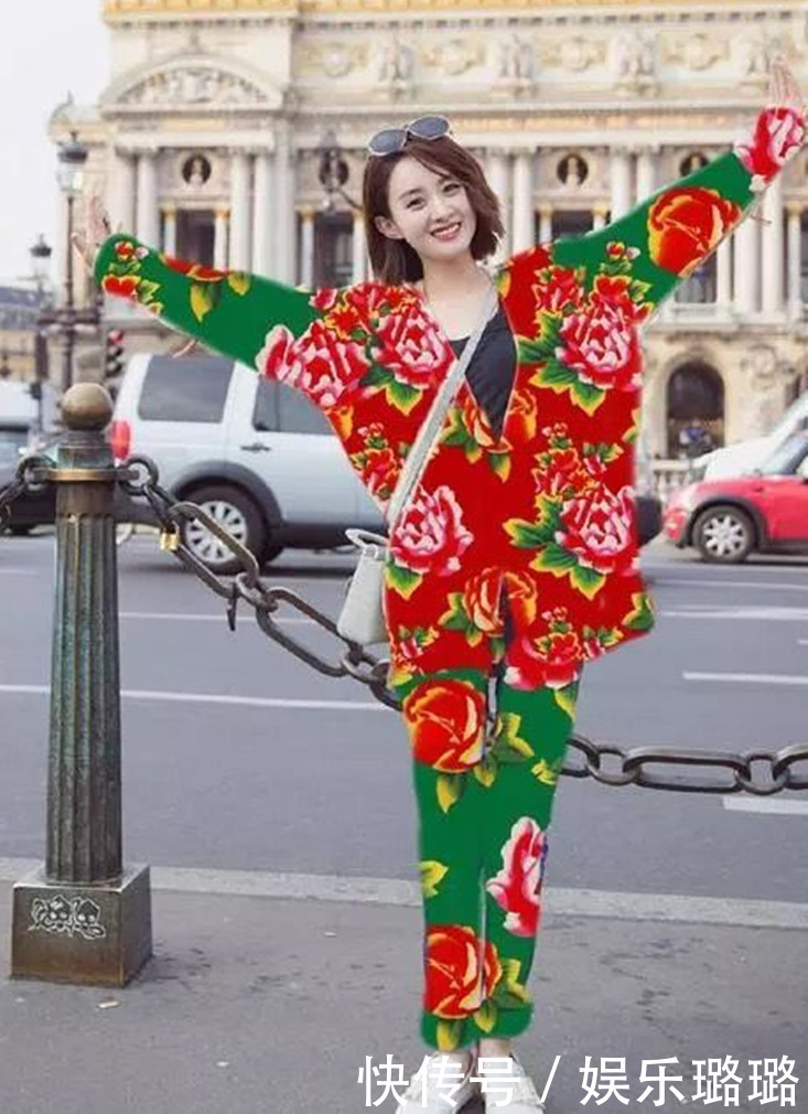 明星挑战东北大花布,摆拍动作男帅女靓,但却