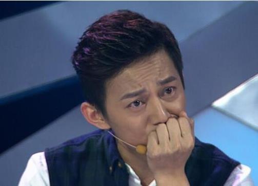 《快本》晒何炅护照,性别却打了码赛克此地无