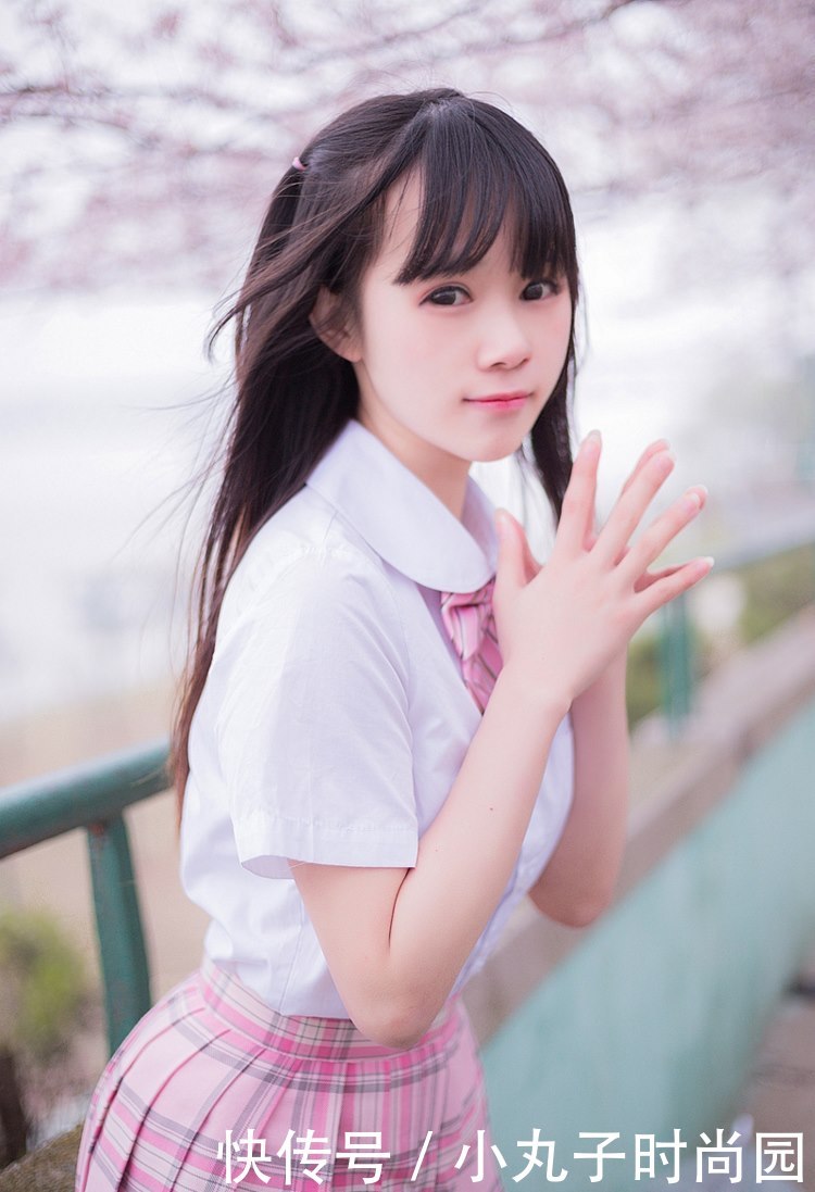 性感美女时尚写真,粉嫩a少女少女樱花盛开白丝裸晒俄美女图片