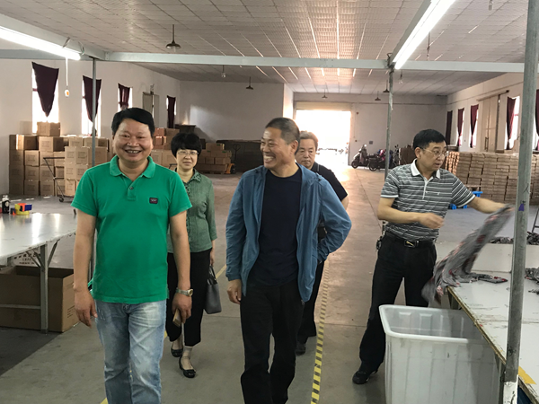 安徽省淮北市政协副主席程晋明调研商会和企业