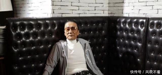 被问谢霆锋再婚时,谢贤一句话表立场,网友真是