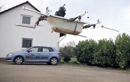 浴缸会飞!两兄弟发明\"飞行浴缸\" 飞去买三明治