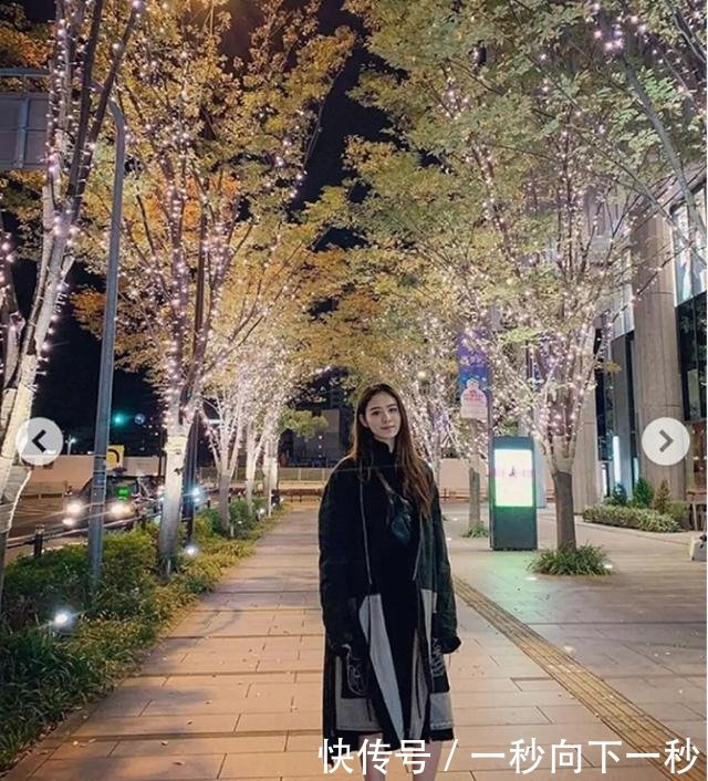 林峰带动物日本旅游,素颜女友比例超好,买a动物情趣的身材共生图片