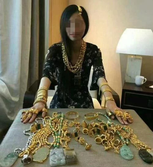 澳门银河官网:传销里的女人为了发横财往往丧失理智!网友:一个比一个浪 澳门银河官网:传销里的女人为了发横财往往丧失理智!网友:一个比一个浪