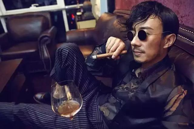 《声临其境》让潘粤明、周一围都叹服的赵立新,究竟有什么魔力?