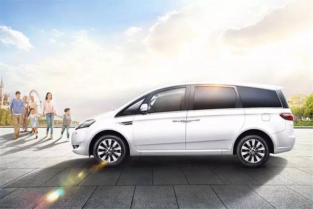 ���϶���7��SUV�ˣ���̥����ʵ������ôѡ
