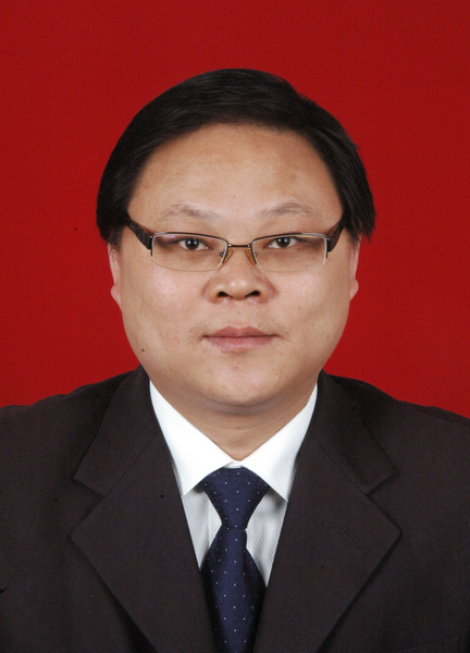 浙江省开化二中首届教学中坚余新华
