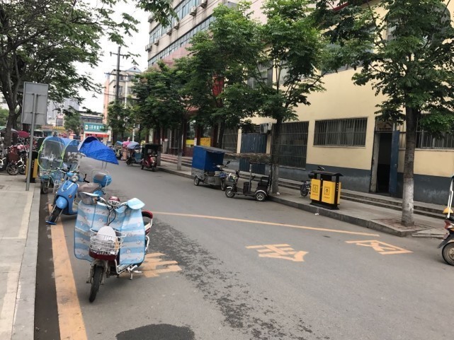 河南被二次碾壓女子身份曝光 過(guò)斑馬線時(shí)被車(chē)撞倒遭碾壓（2）