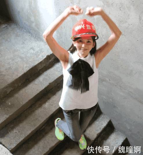 林志玲捐款千万为山区盖小学,在这里她的礼貌