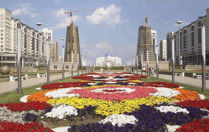 中亚地区最富裕的国家之一,其人均GDP是中国