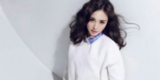 唐嫣怀孕啦,真的很恭喜身穿运动鞋子,起身也有