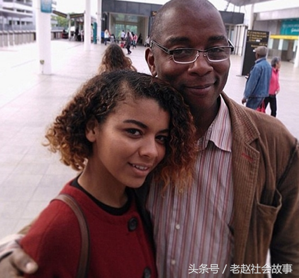 计算绳子长度失误,父亲亲眼目睹玩蹦极的女儿