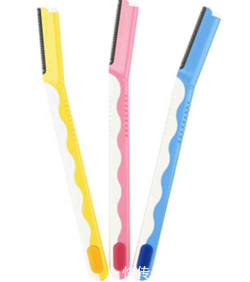 生活百科:生活小窍门,衣服表面杂物用修眉刀可