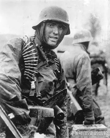 二战德军西线最后的反击,试图重蹈敦刻尔克,没