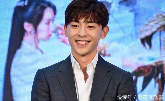 邓伦遭品牌代言官博点名,只因未完成粉丝任务