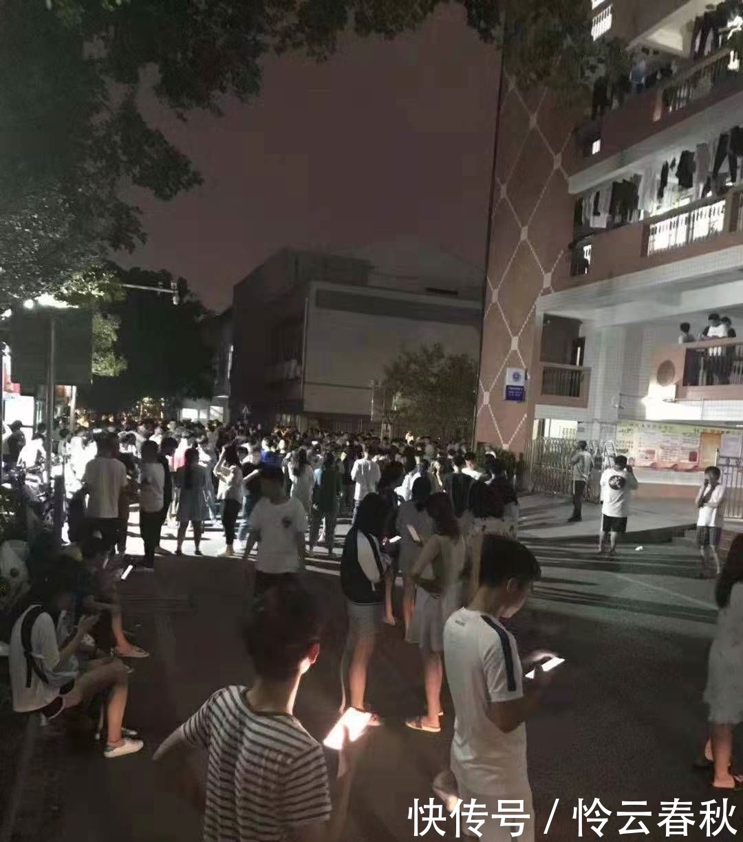 t01202fe7420e5abd5b.jpg?size=1080x1224