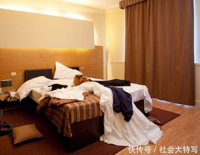 男子与女网友酒店私会,隔天不让男子离开,男子:要我跟她回家!