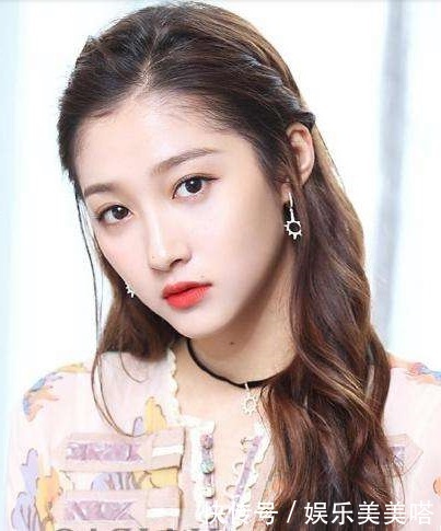 女明星20岁时的照片,关晓彤太美了,赵丽颖完全