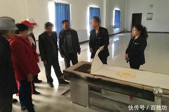 男子被送殡仪馆，就要火化时男子苏醒，家属赶到现场“悲剧发生”