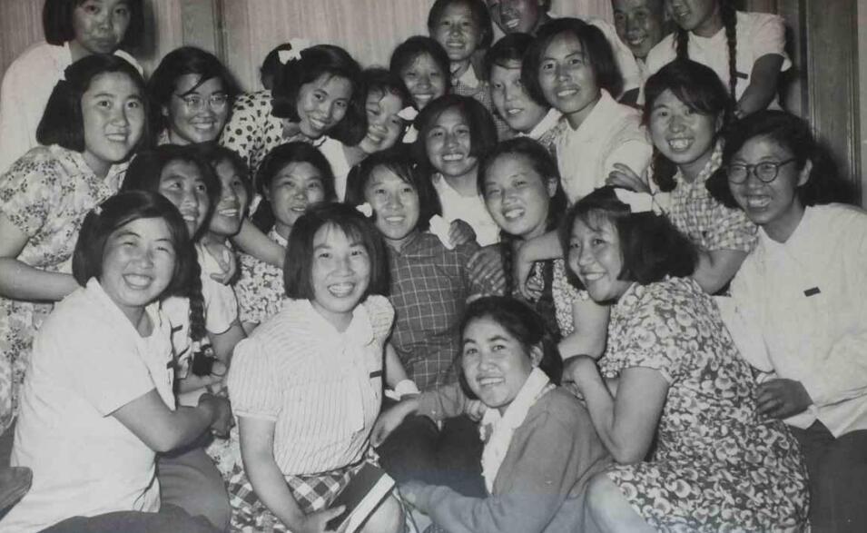 70年代农村少女老照片,其中一张少女照,真的很清纯!