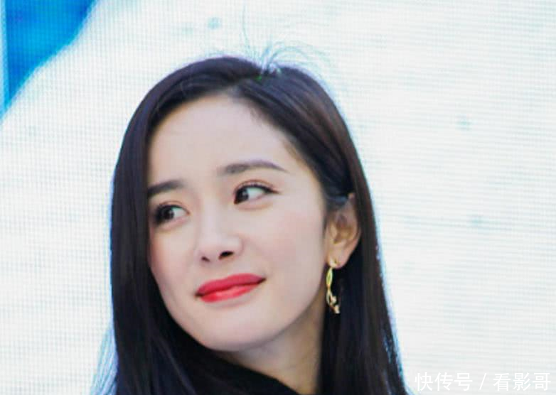 杨幂参加活动,一身奢侈服饰暴露殷实家底太壕