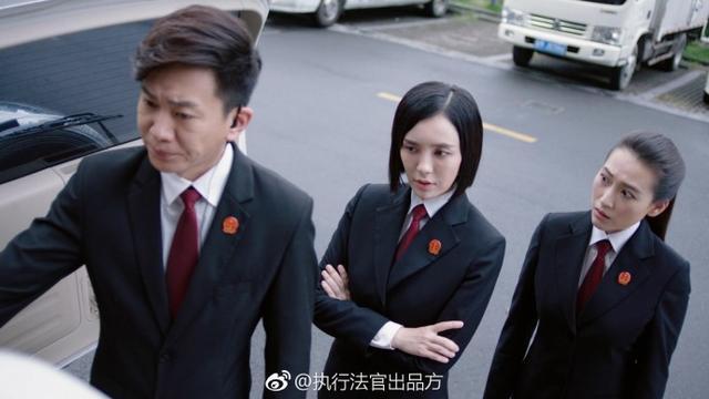 以一己之力扛起剧中的所有感情线！吕佳容凭《执行利剑》再次走红