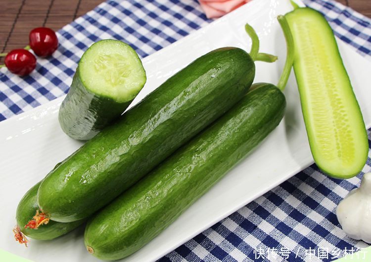 黄瓜从开花到结果,有3个问题,根治后得到高产