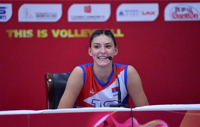 女排球星身价:朱婷年收入过千万!将近金延璟2