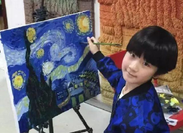 可爱的王诗龄,在5岁的时候,也晒出了自己的画.