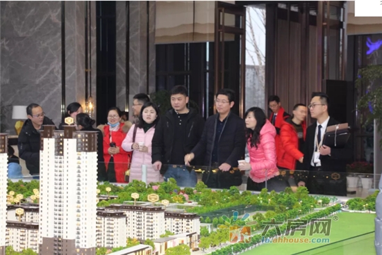一期庭院洋房火爆签约,载誉热销
