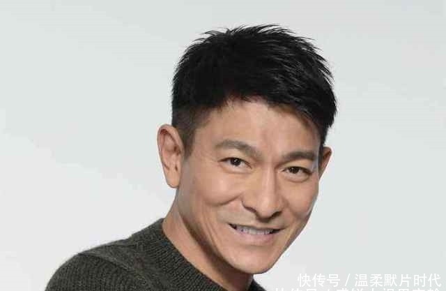 他曾是谭咏麟演唱会售票员,被周润发极力力捧