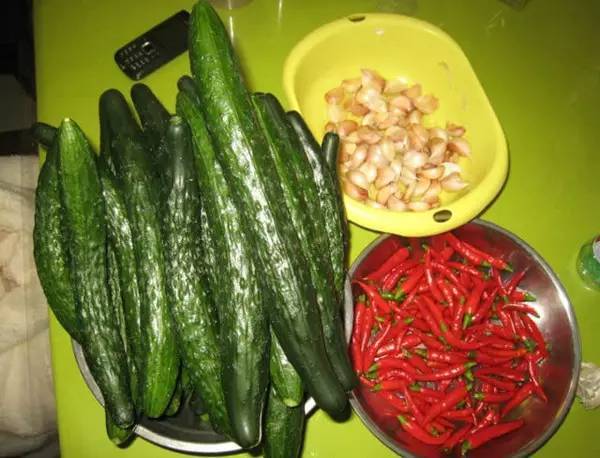 炎炎夏日，这样腌黄瓜，给肉都不换!!!