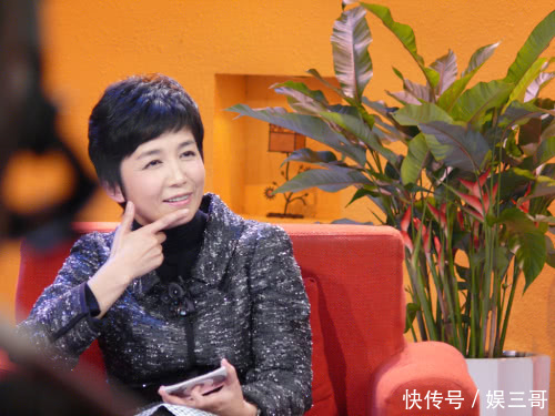 《手机》影射之人低调回应,力挺崔永元,小钢炮