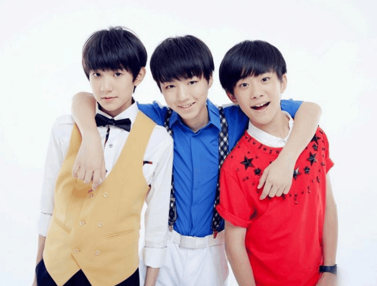 十七岁易烊千玺大展熟男魅力,深夜晒蓄须照狂