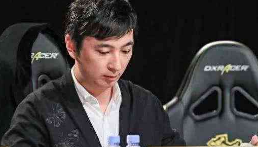 王思聪直怼赵本山:花3亿买飞机也还是农民!而