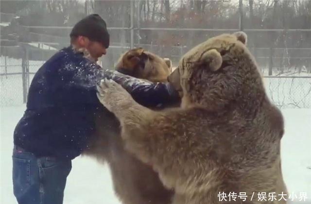 俄罗斯男子空手斗棕熊 男子:像这种熊,一次能打