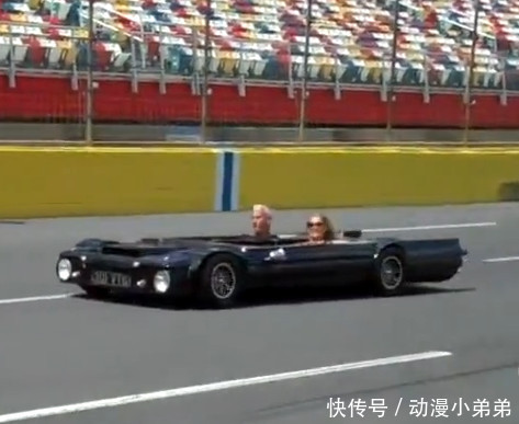 最矮 的敞篷车,过收费站不要钱,但难过减速带_