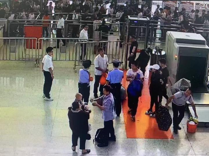 高铁站受伤旅客