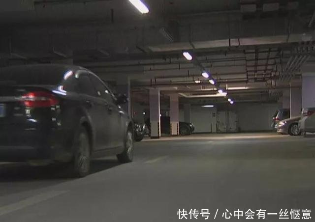 天价停车费,怀远县一小区车位租金1000元一个