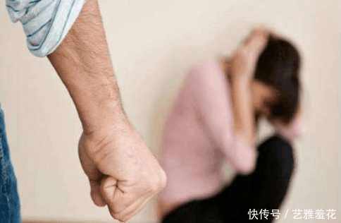 河南8岁男孩高烧不退被查出艾滋, 听完医生话, 丈夫将妻子打翻在