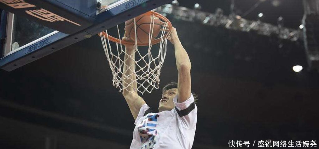 为广东拒绝1300万年薪!坐拥娇妻,曾力压易建联