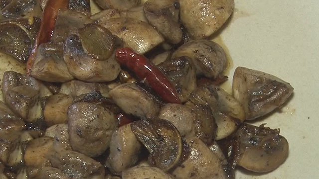 《1810我看行》20170218菌菇飘“肉香”